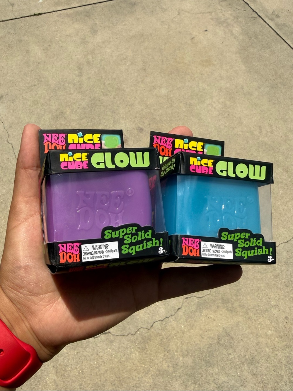 Glow Super Solid Squish Cube - Purple & Blue